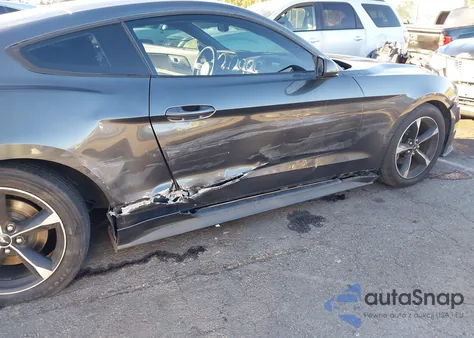 2018 Ford Mustang Ecoboost z USA, uszkodzony, nr VIN 1FA6P8TH1J5176393